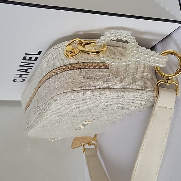 Chanel Beige POUCH - Picture 5 of 13